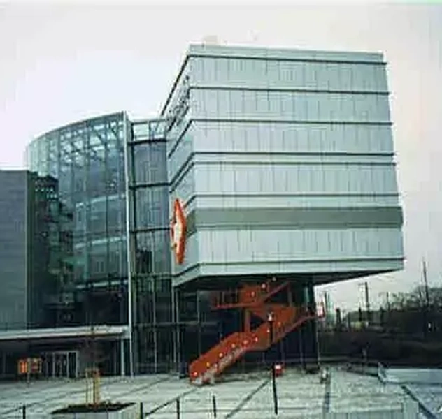 <p>13 Salas, 4.200 plazas</p>
<p>Stuttgart / RKW</p>
<p>Proyecto, P. básico, P. ejecución, Dirección de obra Hamburgo / RKW</p>
<p> </p>
<p>(Cargo: Director de proyecto, planificación)</p>