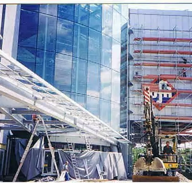 <p>13 Salas, 4.200 plazas</p>
<p>Stuttgart / RKW</p>
<p>Proyecto, P. básico, P. ejecución, Dirección de obra Hamburgo / RKW</p>
<p> </p>
<p>(Cargo: Director de proyecto, planificación)</p>