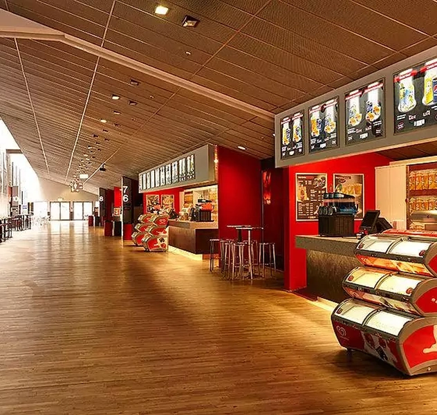 <p>10 Salas, 3.000 plazas</p>
<p>Dusseldorf / RKW</p>
<p>P. básico, P. ejecución.</p>
<p>(Cargo: Arquitecto Senior colaborante en equipo.)</p>