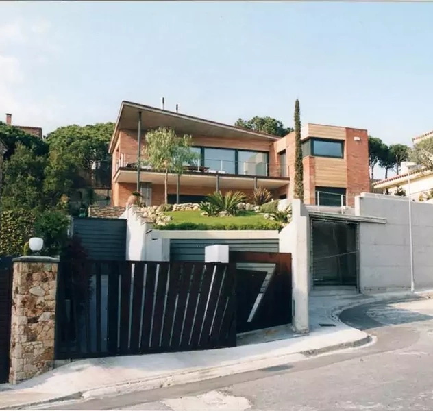 <p>Montgat / Barcelona</p>
<p>Sup. Const.: 340 m2</p>
<p>Sup. Utíl.: 290 m2</p>