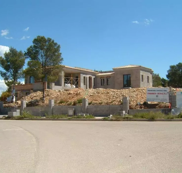 <p>Santa Ponsa / Mallorca<br />Sup. Const.: 380 m2<br />Sup. utíl : 420 m2</p>